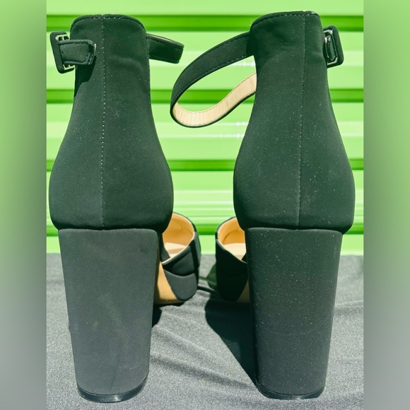 LADIES BLACK HEELS - Picture 4 of 6